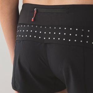 Lululemon Speed Up Low Rise 2.5” Short - Reflective Black Dots